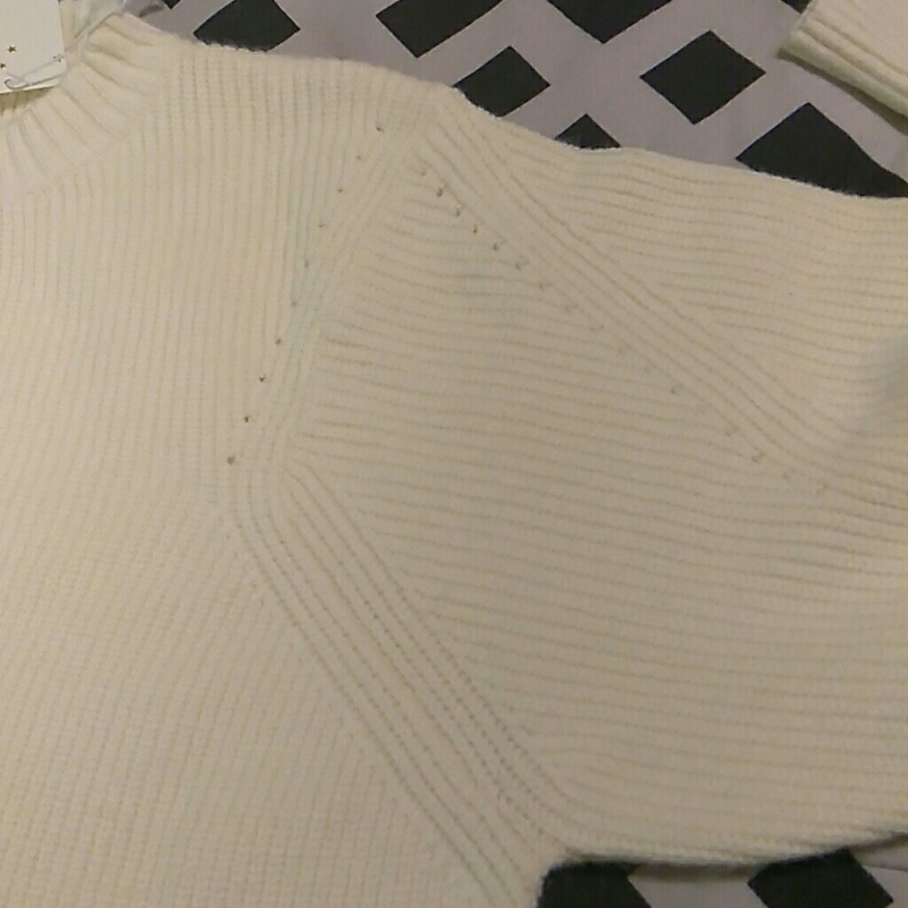 Sweater - Picture 5 of 5